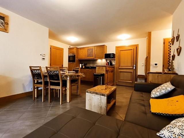 Appartement cosy avec terrasse et parking privé, centre village à 2 pas et arrêt ski-bus proche FR-1 - Samoëns