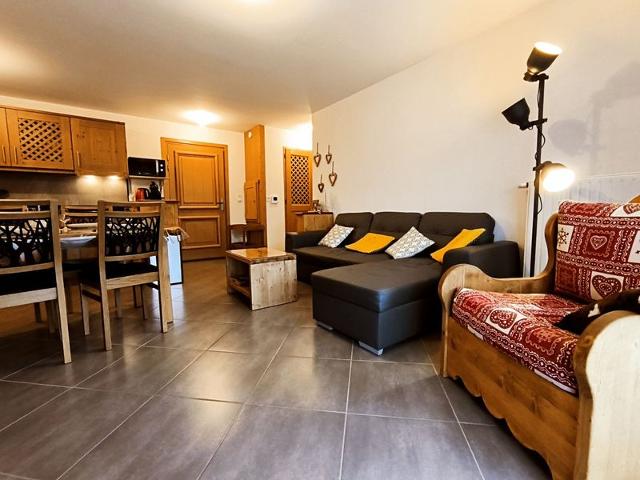 Appartement cosy avec terrasse et parking privé, centre village à 2 pas et arrêt ski-bus proche FR-1 - Samoëns