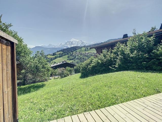 3 pièces, piscine intérieure, parking, proche centre à Combloux FR-1-560-27 - Combloux