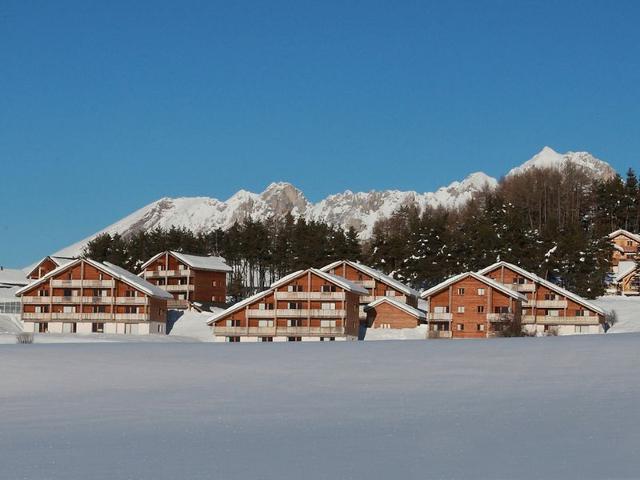 Appartement 6 pers, kitchenette équipée, vue montagne, piscine, La Joue du Loup FR-1-162-593 - La Joue du Loup