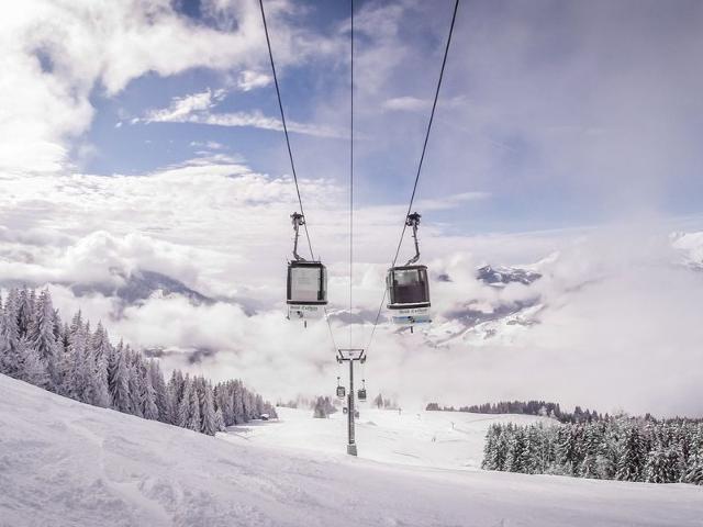 Appartement 3 pièces avec balcon, cheminée et parking – À 400m des pistes et du golf, Megève Mont d' - Megève