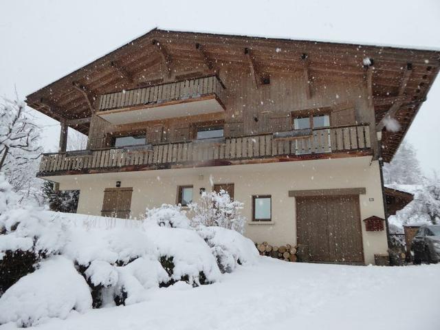 Appartement 4 personnes en rez-de-jardin, proche centre de Combloux, avec jardin et WiFi FR-1-560-10 - Combloux