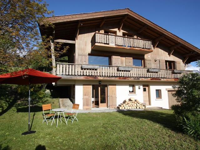 Appartement 4 personnes en rez-de-jardin, proche centre de Combloux, avec jardin et WiFi FR-1-560-10 - Combloux