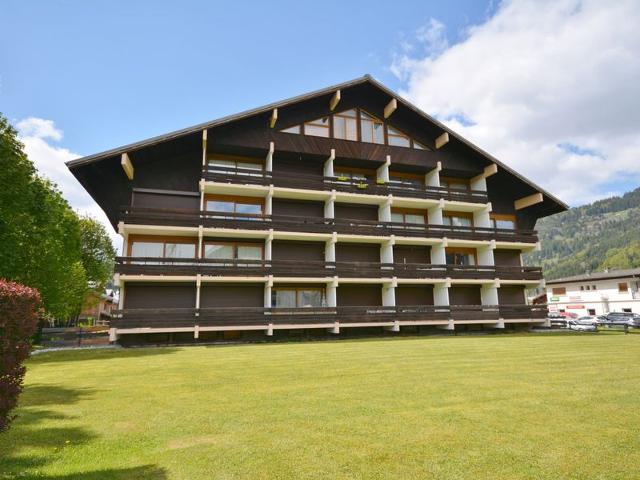 Studio central avec balcon sud, proche téléphériques, parking couvert inclus, pour 4 pers. FR-1-684- - Morzine