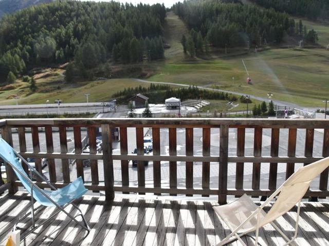 Studio avec grande terrasse face aux pistes, plein sud, animaux acceptés FR-1-266-196 - Montgenèvre