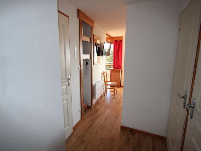 Charmant appartement à Chamrousse, 2 chambres, terrasse sud, proche pistes et commerces FR-1-549-119 - Chamrousse