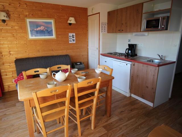 Charmant appartement à Chamrousse, 2 chambres, terrasse sud, proche pistes et commerces FR-1-549-119 - Chamrousse