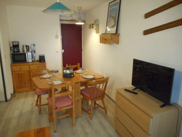 Studio cabine cosy avec balcon, au pied des pistes et des commerces. FR-1-340-267 - Chamrousse