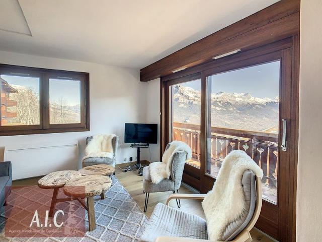 Duplex ski-in/ski-out face au Mont Blanc avec parking et wifi FR-1-560-103 - Combloux