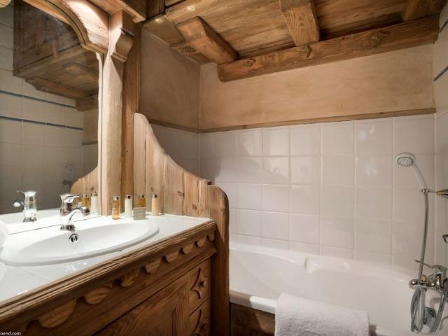 Appartement de standing à Courchevel 1850 avec cheminée et accès ski aux pieds FR-1-575-2 - Courchevel 1850