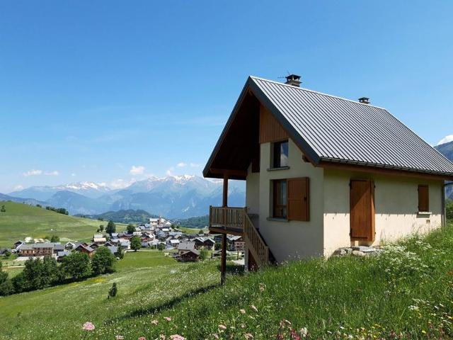 Chalet confortable 2* avec poêle à granulés et jardin, accepte animaux FR-1-618-16 - Albiez Montrond