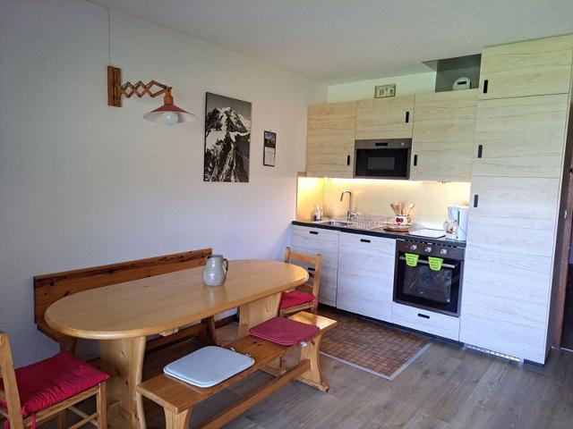 Appartement standard avec balcon, parking et ascenseur à Albiez-Montrond FR-1-618-9 - Albiez Montrond