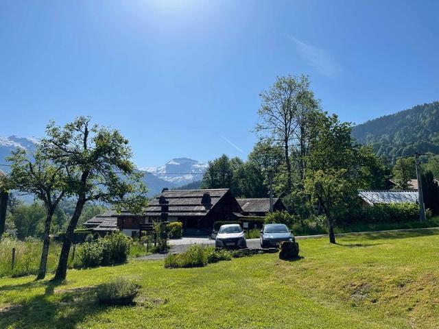 Chalet cosy avec cheminée et grand jardin, proche du télécabine de Vercland à Samoëns FR-1-624-134 - Samoëns