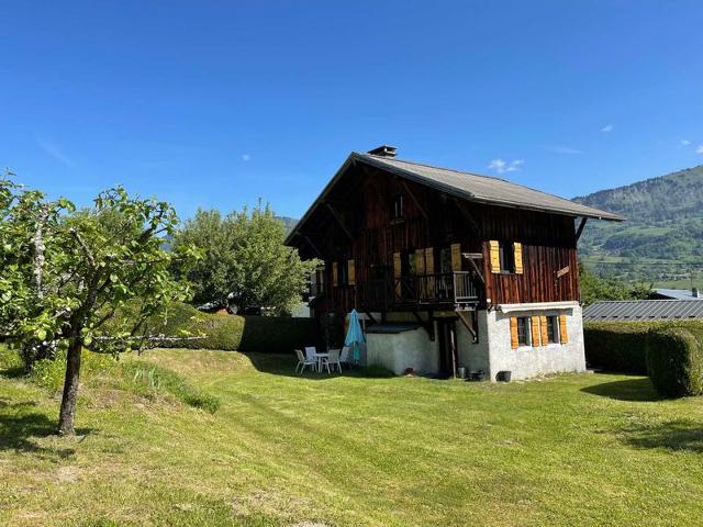 Chalet cosy avec cheminée et grand jardin, proche du télécabine de Vercland à Samoëns FR-1-624-134 - Samoëns