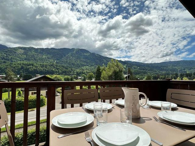 Duplex spacieux avec piscine couverte, balcon et parking, à 300m du centre et proche des pistes FR-1-624-137 - Samoëns