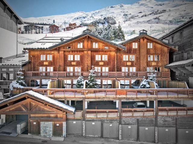 Chalet familial rénové avec jacuzzi, accès piste, ski room FR-1-613B-42 - Les Menuires Bruyères