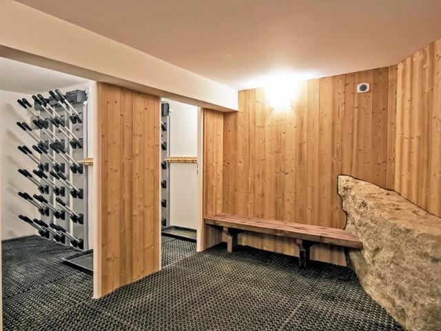 Chalet familial rénové avec jacuzzi, accès piste, ski room FR-1-613B-42 - Les Menuires Bruyères