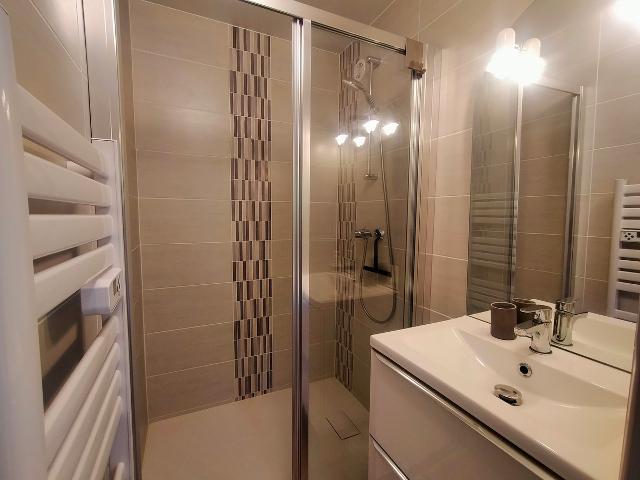 Appartement rénové - 5 pers, 2 ch, 2 sdb, 10 min du centre, Avoriaz FR-1-633-71 - Avoriaz