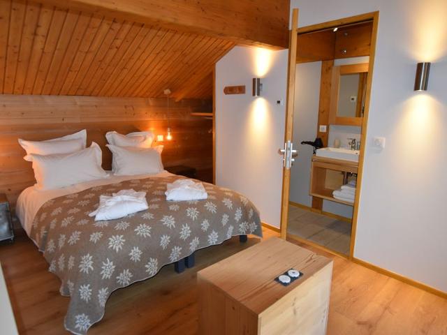 Chalet spacieux, skis aux pieds avec sauna, jacuzzi et salle de sport, proche centre et pistes FR-1-467-68 - Le Grand Bornand