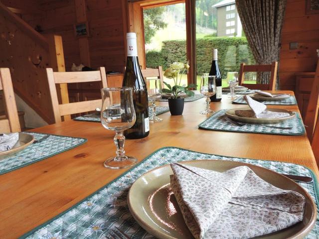 Chalet au calme avec sauna, proche des pistes, parking FR-1-598-123 - Les Gets