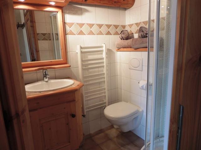 Chalet au calme avec sauna, proche des pistes, parking FR-1-598-123 - Les Gets