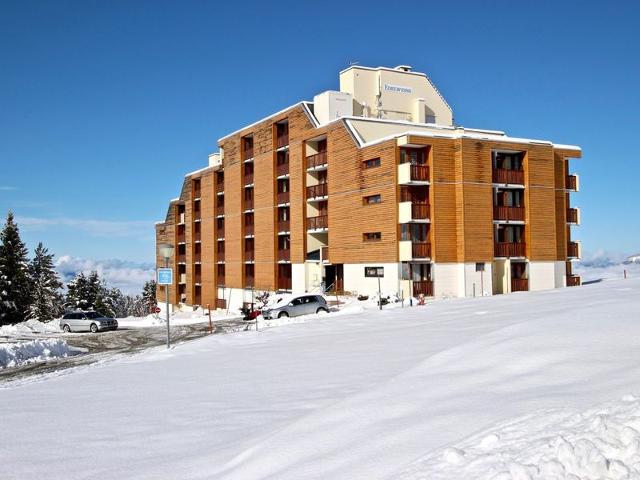 Studio cabine à Chamrousse, RDC, balcon nord, au pied des pistes, bien équipé FR-1-340-274 - Chamrousse