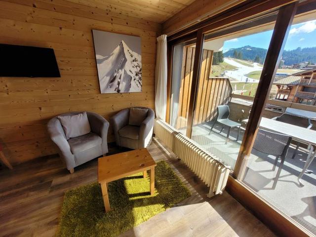 Appartement rénové 3* au pied des pistes, balcon, parking, WiFi, pour 4 personnes FR-1-598-133 - Les Gets