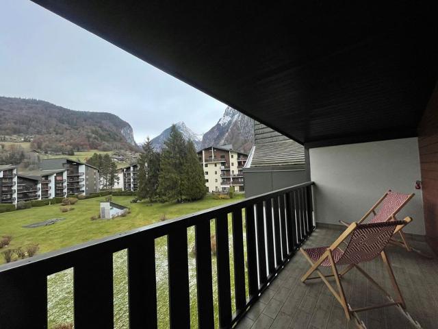 Appartement Chaleureux avec Balcons au Coeur de Samoëns, Proche Ski-Bus FR-1-624-147 - Samoëns