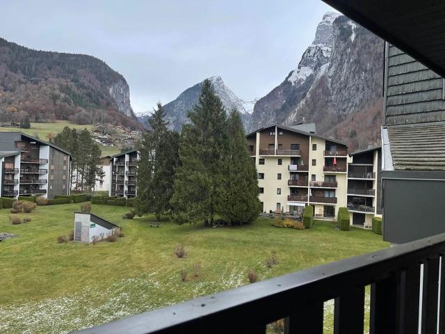 Appartement Chaleureux avec Balcons au Coeur de Samoëns, Proche Ski-Bus FR-1-624-147 - Samoëns