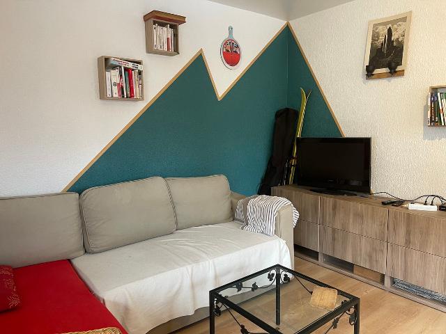 Appartement rénové au centre du village avec balcon et accès skibus FR-1-624-145 - Samoëns