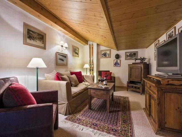 Chalet traditionnel à Courchevel 1850, vaste, bien situé, idéal pour familles, 10-11 pers. FR-1-575- - Courchevel 1850