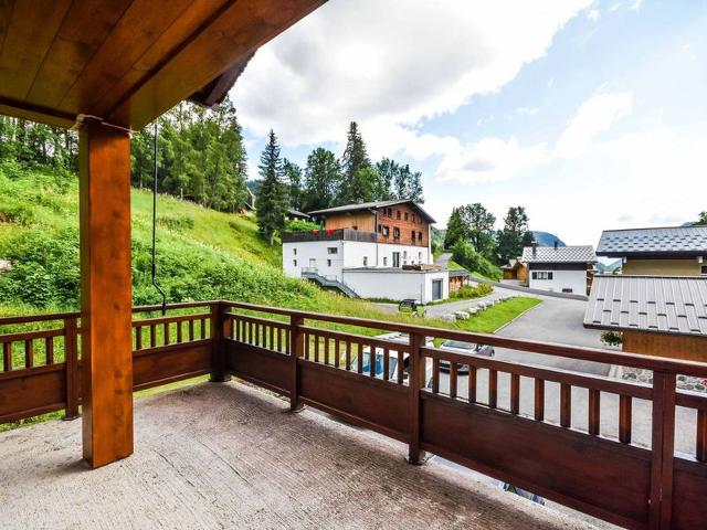 Chalet familial confortable 7 pers, 800m des pistes, terrasse, parking, WiFi, équipements modernes F - Les Gets