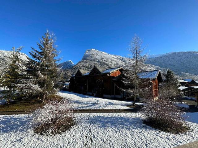 Appartement rénové avec piscine, à 300m du centre, 2 chambres FR-1-624-151 - Samoëns