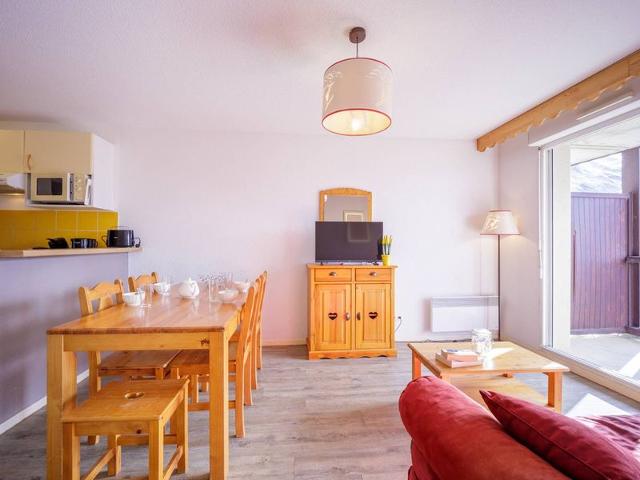 Appartement cosy pour 6 personnes avec balcon, parking et accès aux pistes FR-1-695-9 - Peyragudes