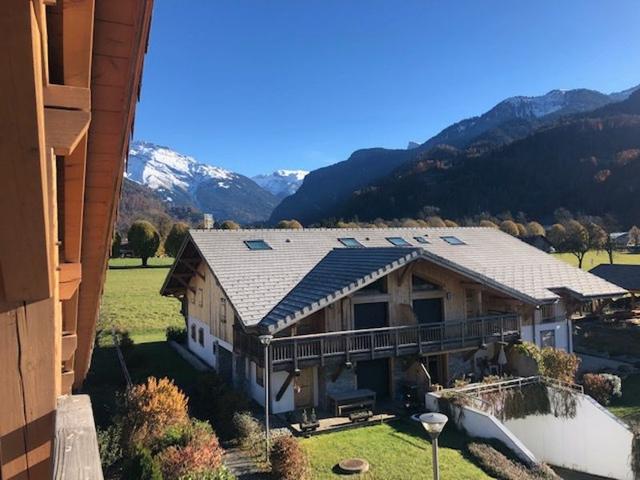 Charmant T5 au modernisme typique avec balcon et garage, cœur de Samoëns FR-1-624-153 - Samoëns