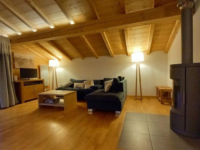 Charmant T5 au modernisme typique avec balcon et garage, cœur de Samoëns FR-1-624-153 - Samoëns