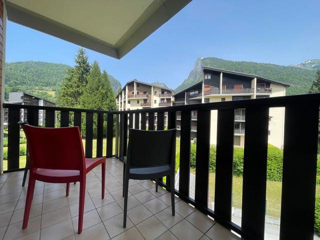 Studio cosy au cœur de Samoëns, proche commerces et ski bus, balcon, parking, animaux acceptés FR-1- - Samoëns