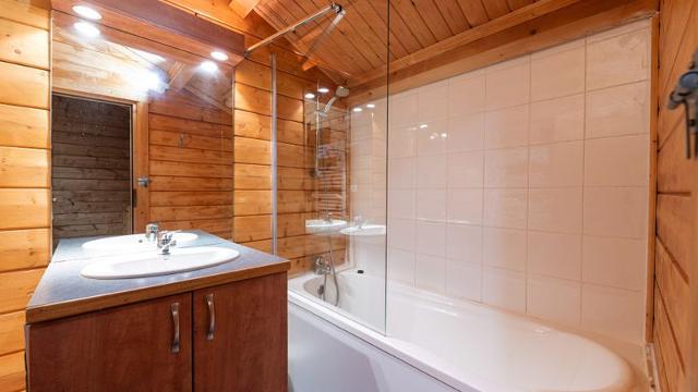 Chalet Bois de Champelle -7- Magnifique chalet 8 pers - Morillon 1100 Les Esserts