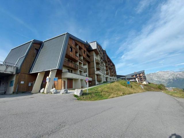 Studio skis aux pieds avec balcon et parking à Samoëns 1600 FR-1-624-51 - Samoëns