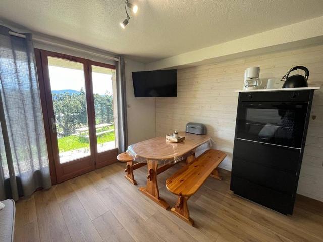 Appartement rénové avec terrasse, proche des pistes et équipements complets FR-1-593-113 - Les Angles