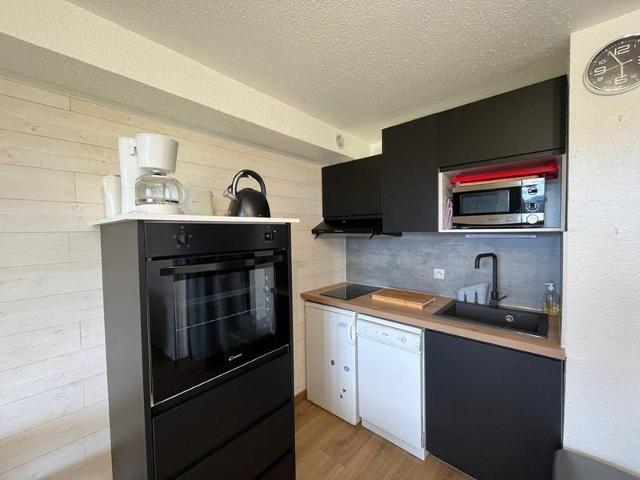 Appartement rénové avec terrasse, proche des pistes et équipements complets FR-1-593-113 - Les Angles