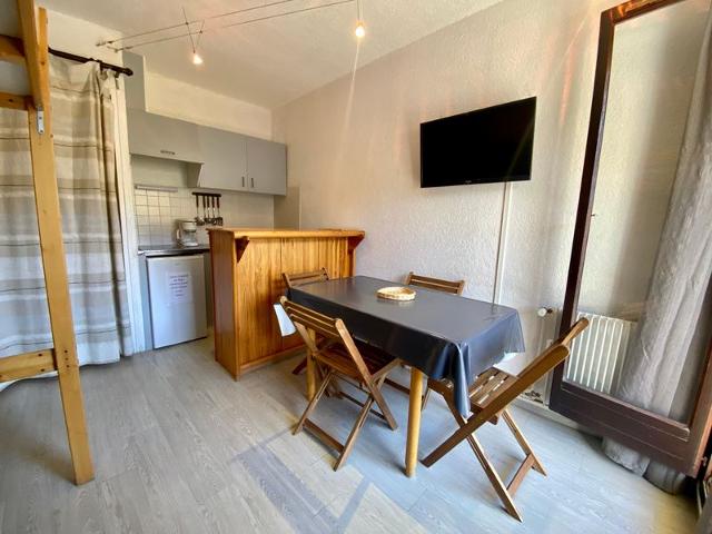 Studio cabine 21m², 5 pers, balcon, animaux admis, parking, proche commerces FR-1-758-28 - Les Angles