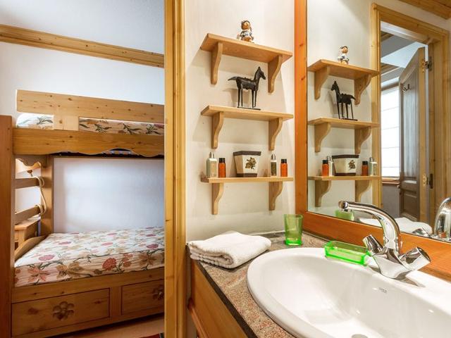 Appartement élégant aux pieds des pistes avec cheminée et WiFi FR-1-694-213 - Val d’Isère Le Châtelard