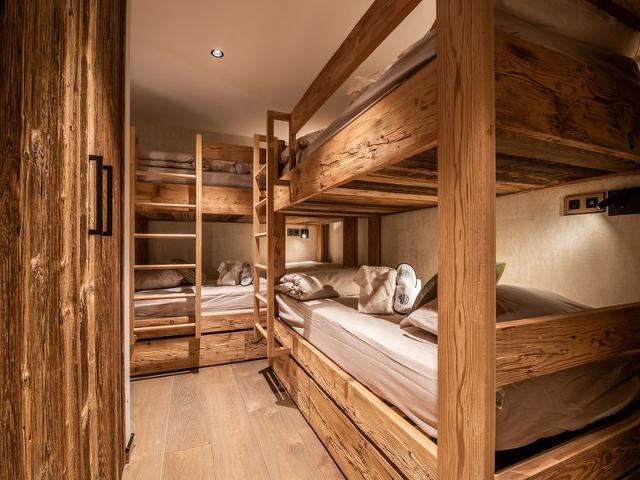 Chalet haut de gamme avec sauna, salle de jeux et 6 chambres à proximité des pistes et commerces FR-1-613-117 - Méribel Centre 1600 