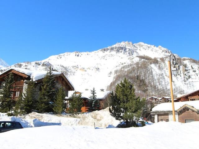 Duplex 3 Pièces avec Cheminée, Terrasse et Proche Pistes et Commerces à Val-d'Isère FR-1-694-217 - Val d’Isère Centre