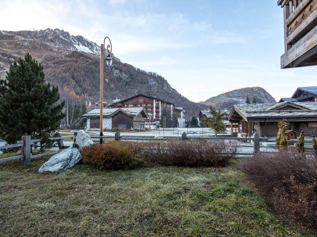 Duplex 3 Pièces avec Cheminée, Terrasse et Proche Pistes et Commerces à Val-d'Isère FR-1-694-217 - Val d’Isère Centre