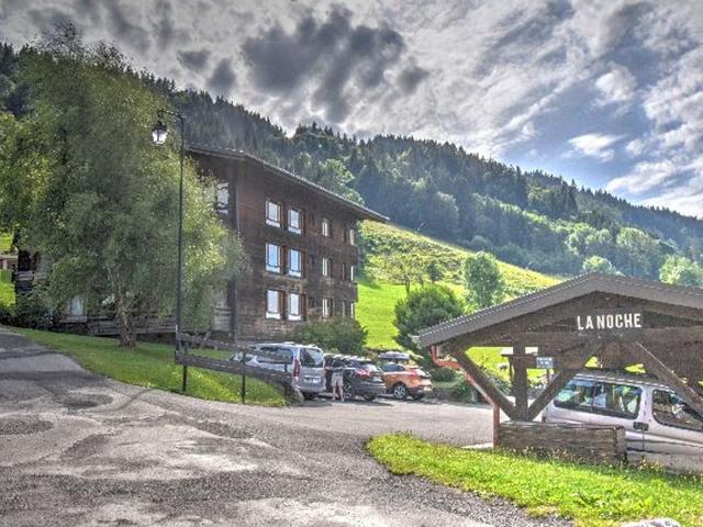 Appartement rénové, skis aux pieds, proche centre avec parking et balcon FR-1-524-30 - Morzine