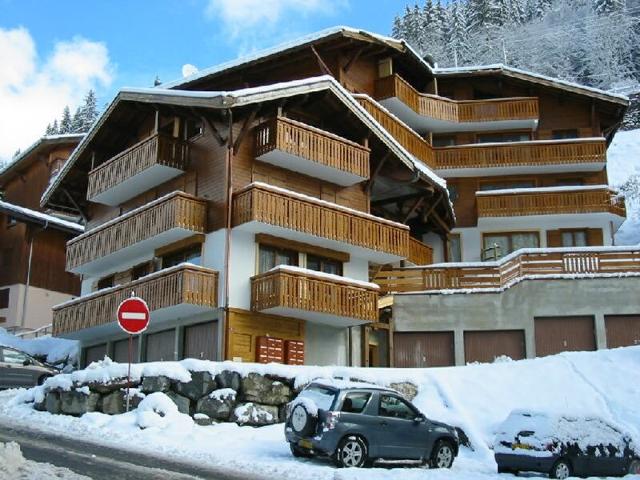 Bel Appartement Spacieux à Morzine - 8 Personnes, 90m², Accès Direct aux Pistes et Téléphérique FR-1-524-109 - Morzine