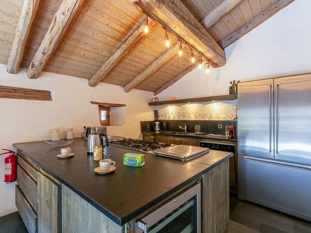 Chalet 17°C restauré, 4 ch, au cœur du vieux Val-d'Isère, grande cheminée, proche pistes, parking, WiFi FR-1-694-358 - Val d’Isère Centre