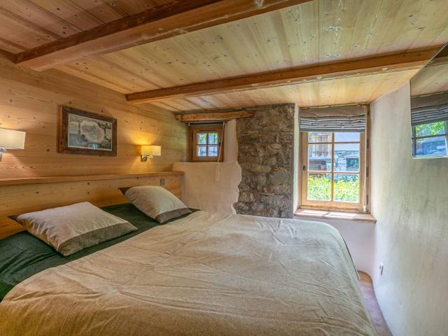 Chalet 17°C restauré, 4 ch, au cœur du vieux Val-d'Isère, grande cheminée, proche pistes, parking, WiFi FR-1-694-358 - Val d’Isère Centre